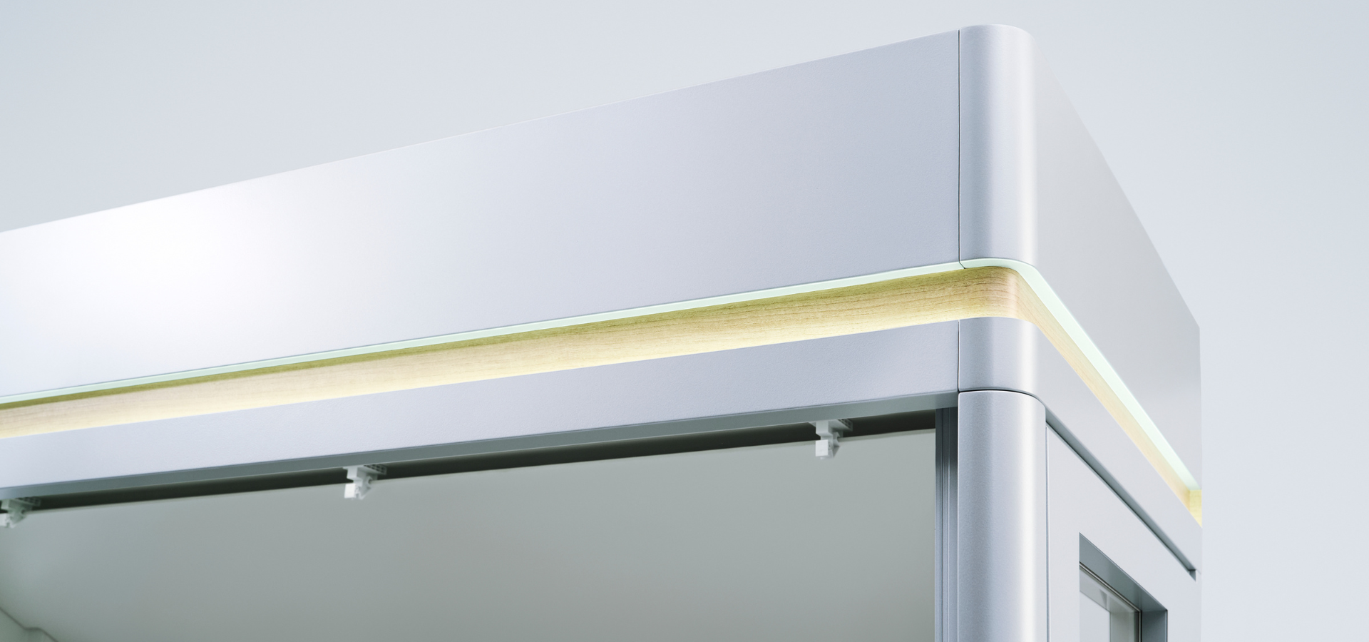 空間に明るさをもたらす凛としたデザイン