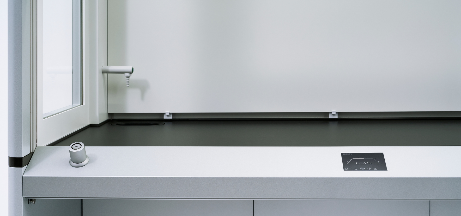 開放感のある作業スペースとエアーホイルへの機能集約