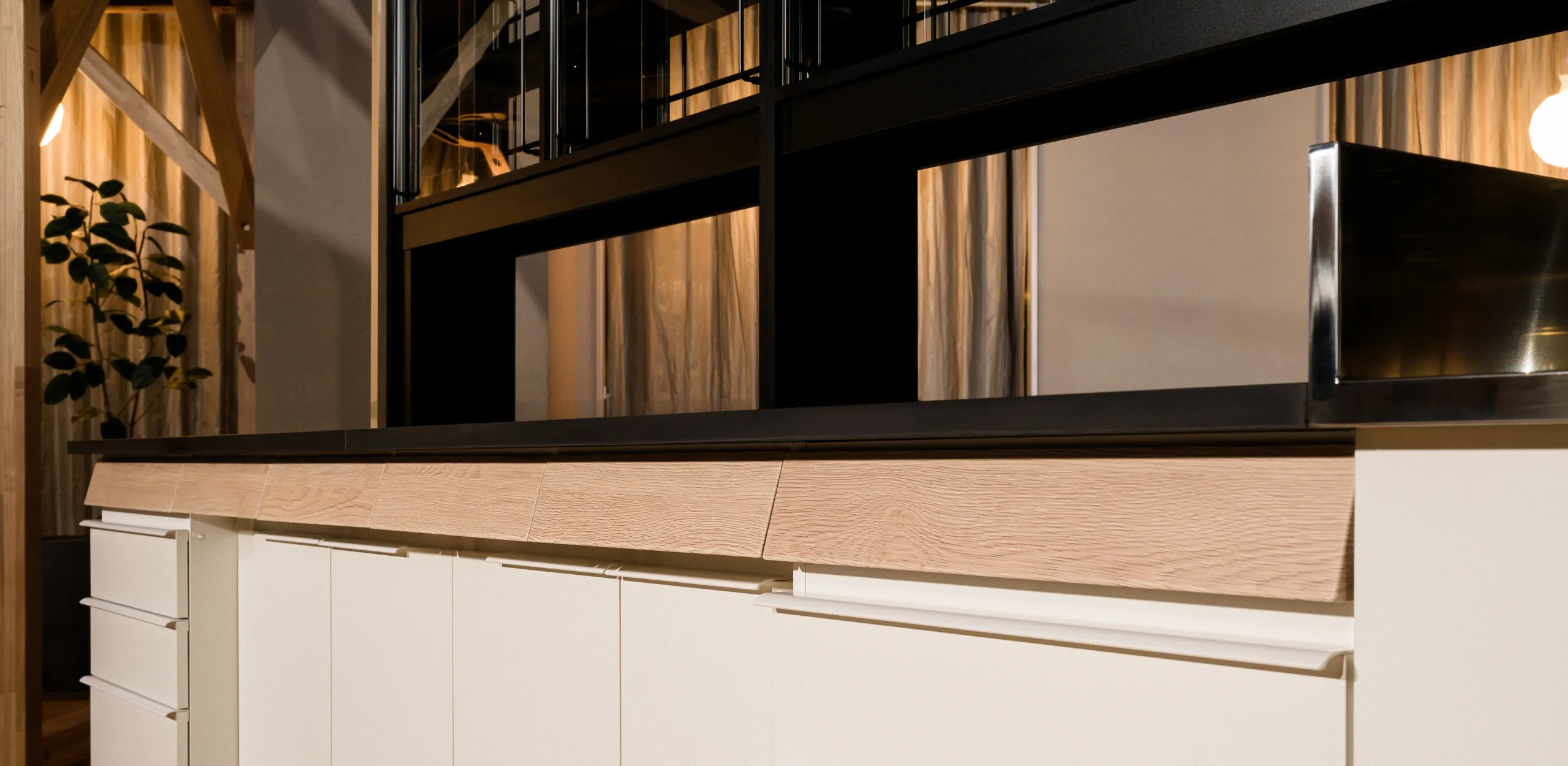 機能性と意匠性を両立した引き出し