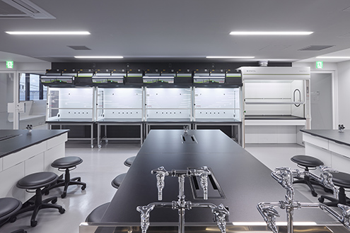 ヒュームフードの省エネ化なくしてラボの「CO2削減」は実現困難！？