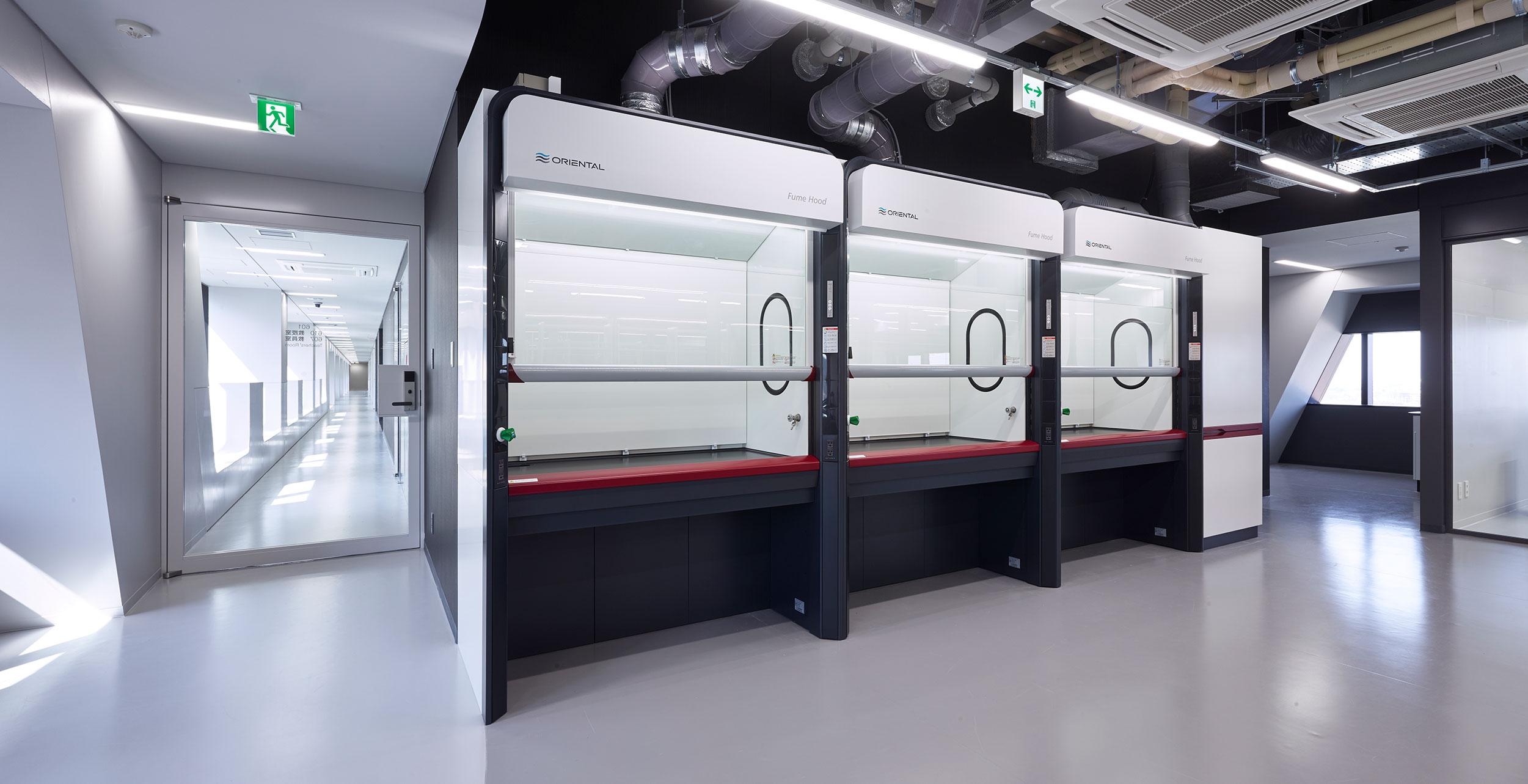 城西大学坂戸キャンパス 薬学部棟21号館